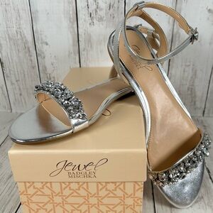 Jewel Badgley Mischka Ohara Silver Embellished Flat Sandals NEW Size 7.5 $100